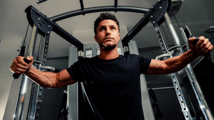 Man Disguises Moobs During A Workout